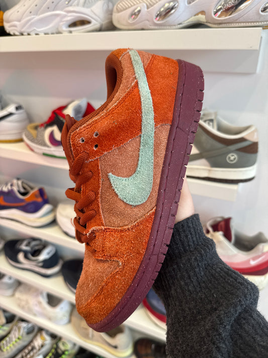 Nike Dunk Low Sb Mystic Red