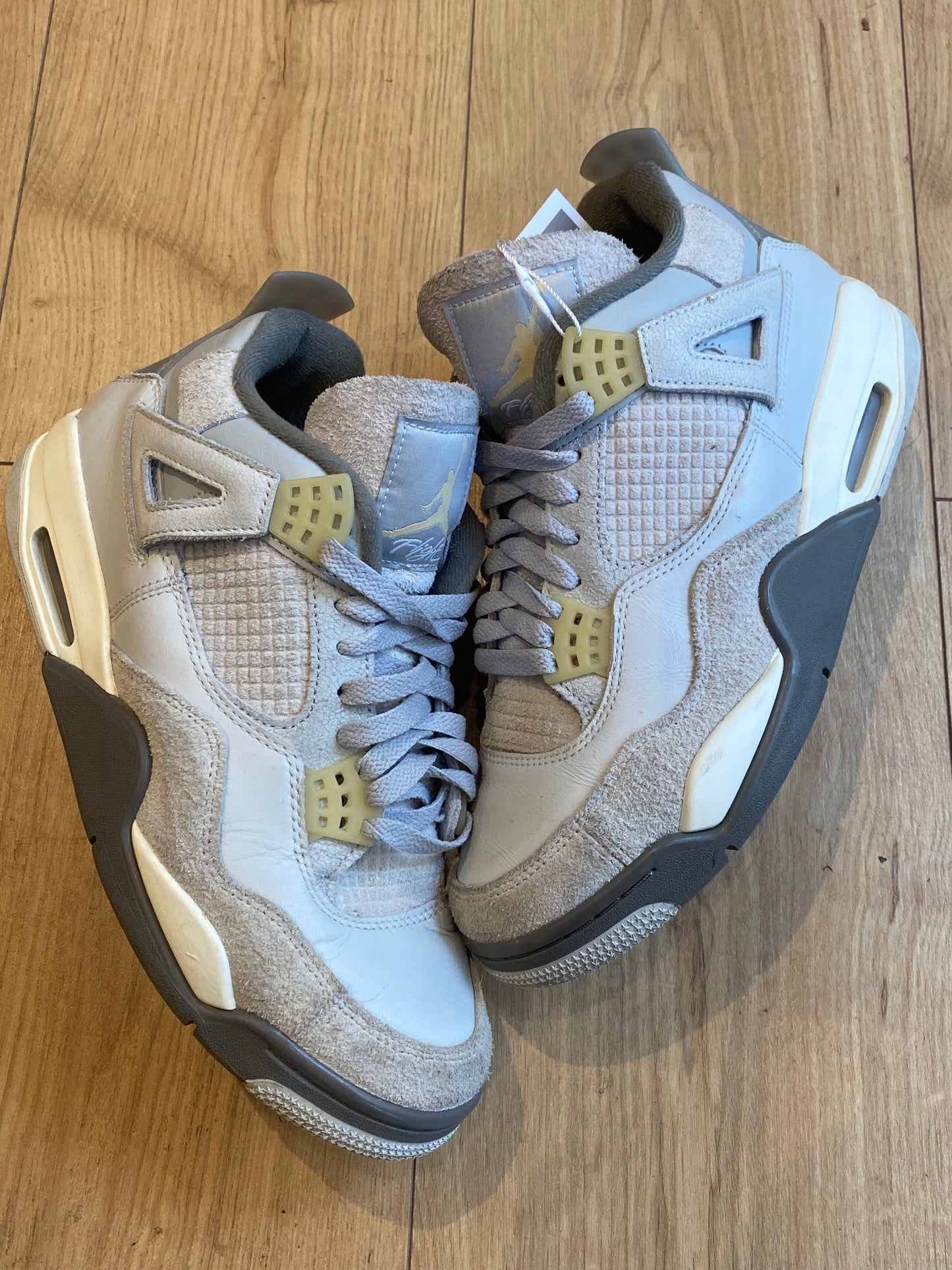 Nike air jordan 4 SE craft photon dust