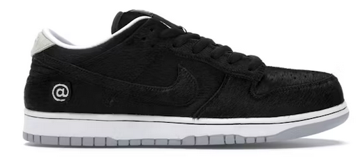 Nike dunk low SB medicom toy