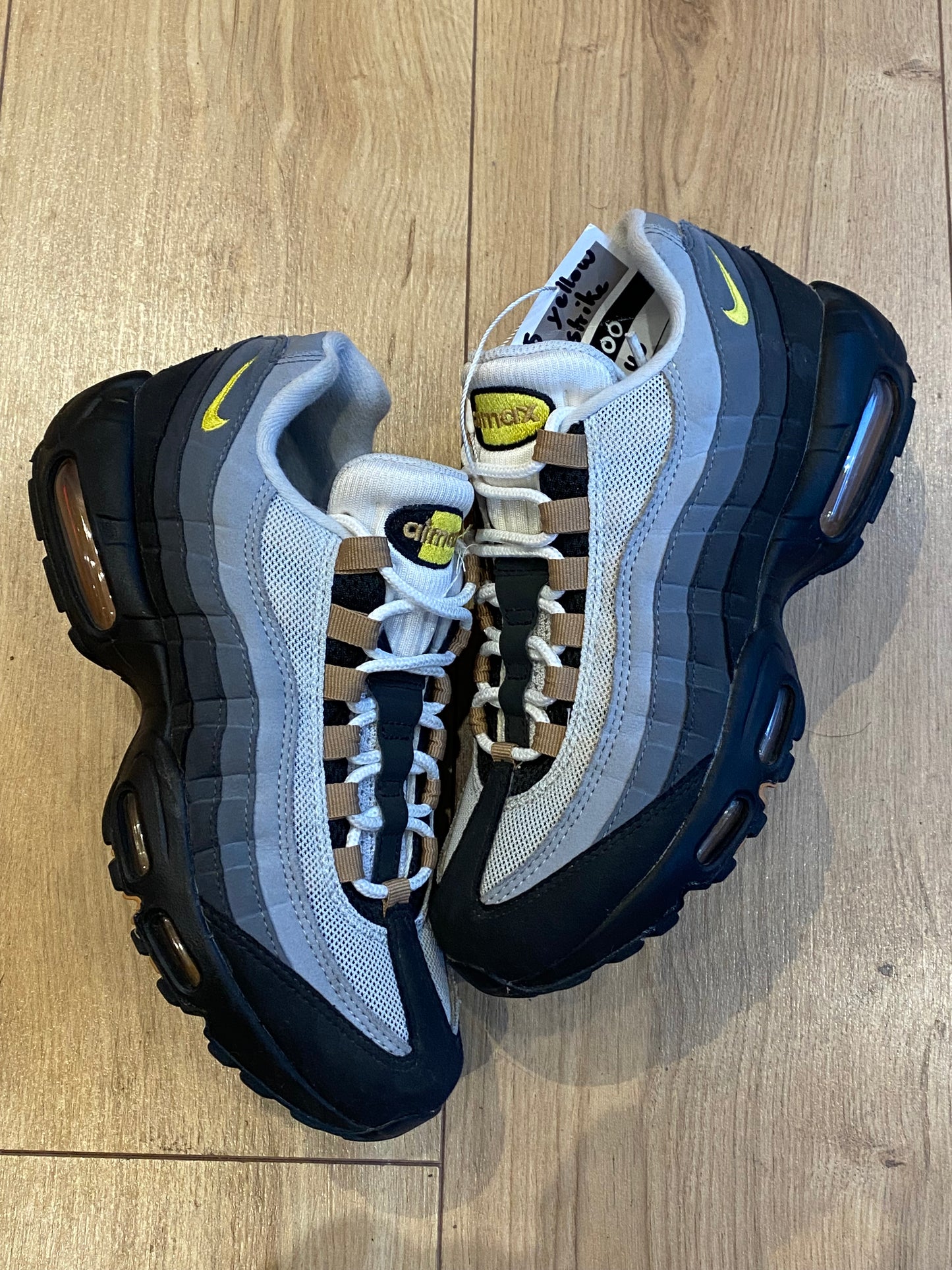 Nike air max 95 yellow strike