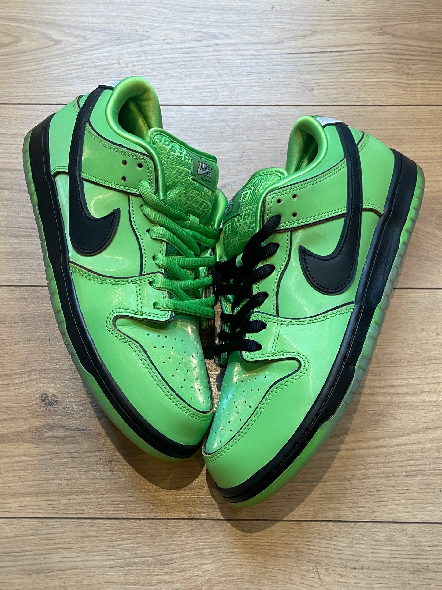 Nike Dunk low sb powerpuff mean green